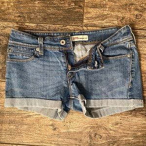 Levi’s jean shorts